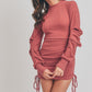Mini vestido ajustado con cuello simulado en color liso